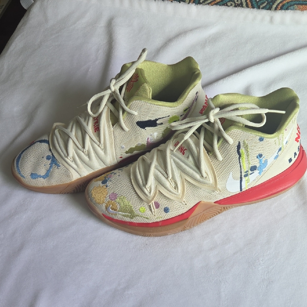 Nike Mens Kyrie Irving Cream and Red Sneakers (Bandulu)